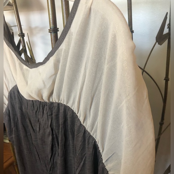 Maitai top, NWOT ruched neck line and sleeves, cute shimmery detail. Size med. - Picture 6 of 6